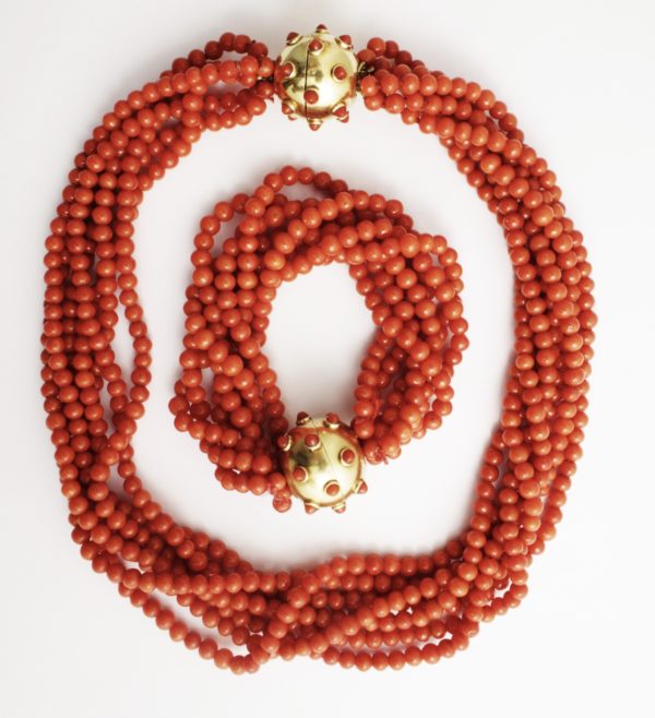 Peculiar Bulgari 1940s Coral and Gold Parure