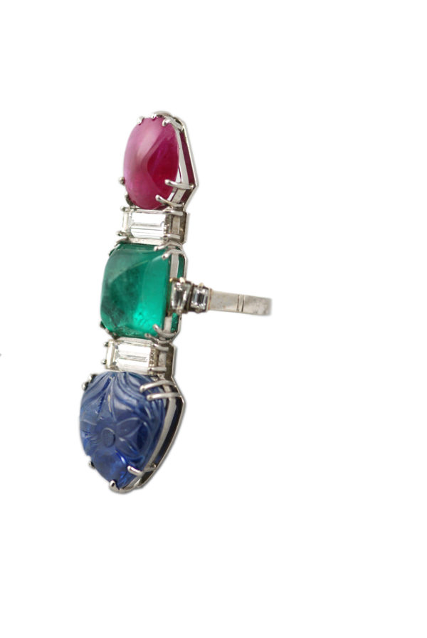 Important Emerald, Ruby & Carved Sapphire Ring - Image 3