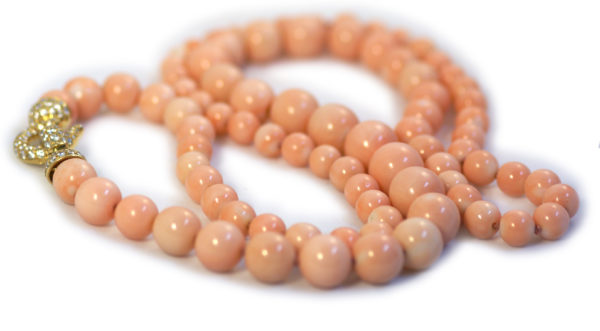 Exceptional Cartier Angel Skin Coral Necklace - Image 4