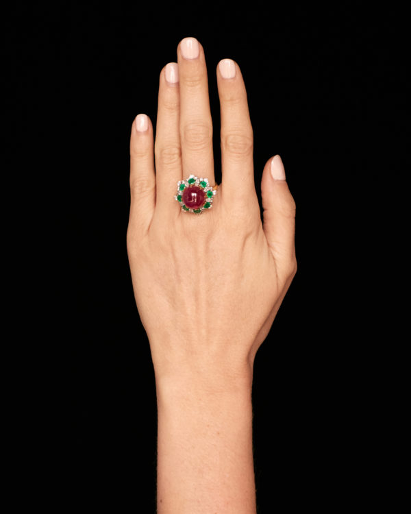 A Beautiful Ruby Ring by Bulgari - Image 3