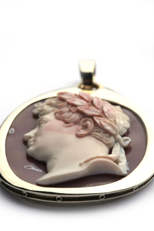 Bulgari Large Agate Cameo (by Girometti) Pendant