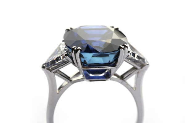 Exceptional 17ct Natural Burma Sapphire & Diamond Ring - Image 2