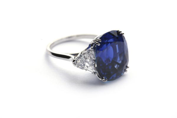 Exceptional 17ct Natural Burma Sapphire & Diamond Ring - Image 3