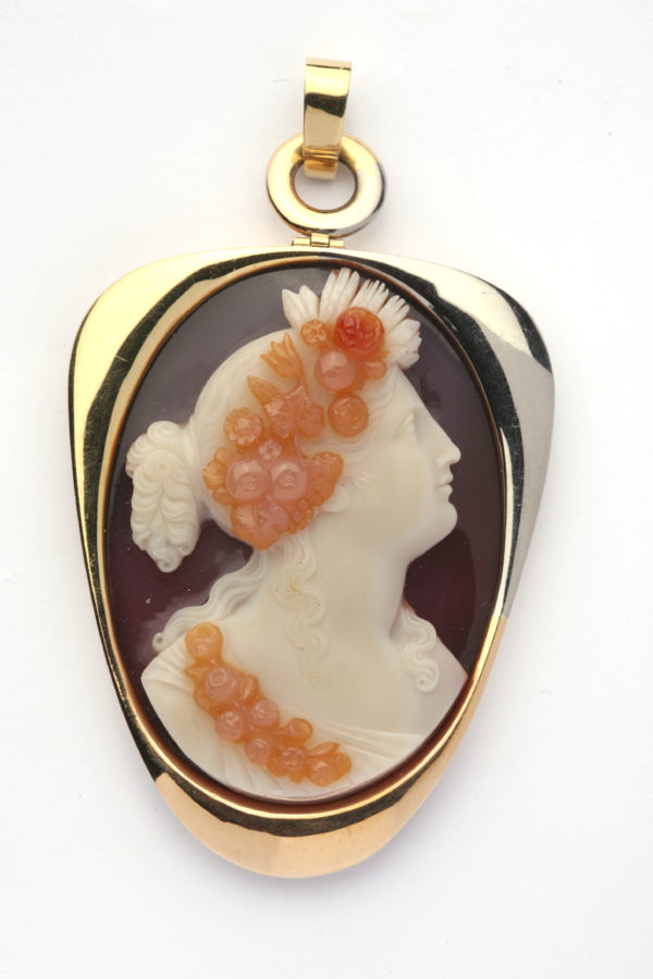 Bulgari Large Agate Cameo Pendant - Image 2