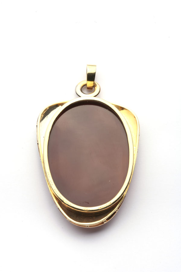 Bulgari Large Agate Cameo Pendant - Image 3