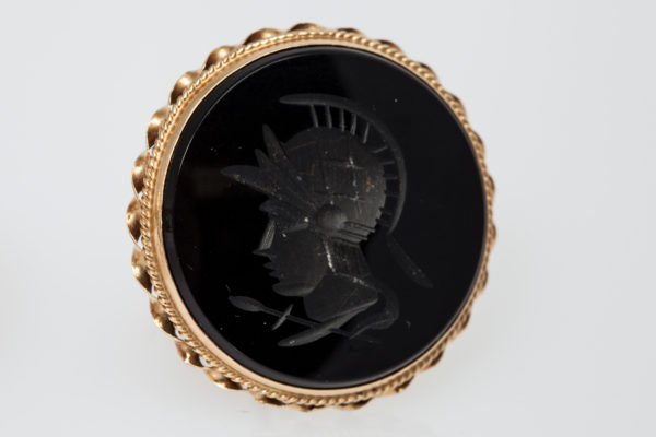 Roman Warrior Onyx Intaglio & Gold Cufflinks - Image 2