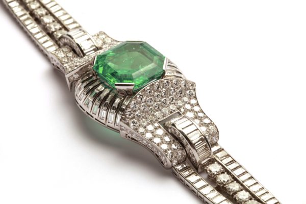 Important Art Deco French Emerald and Diamond Bracelet - Image 2