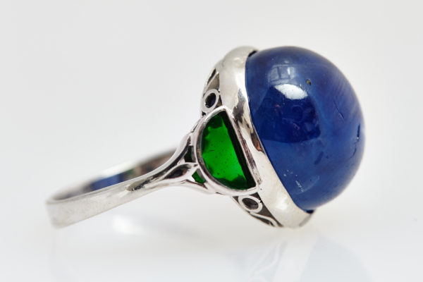 Cabochon Burma Sapphire & Emerald Platinum Ring - Image 2