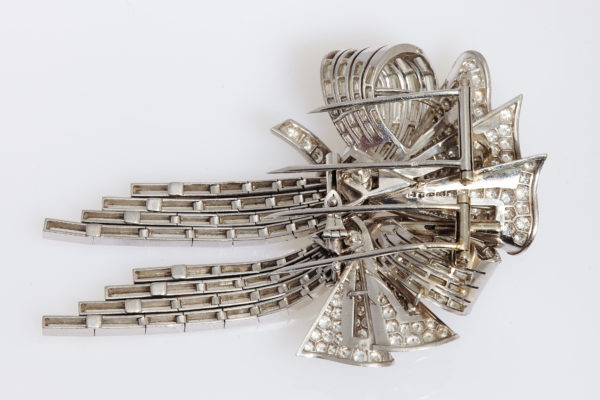 Important French Bow Brooch - Image 3