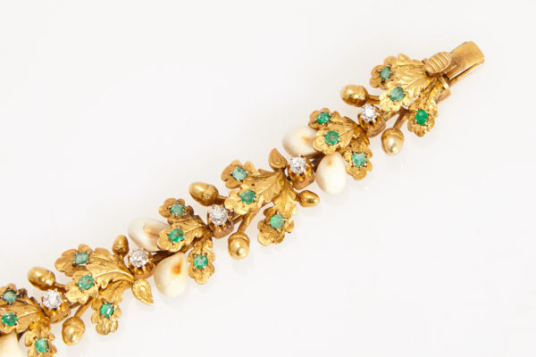 Unusual Antique Hunting Emerald Cameo Bracelet - Image 3