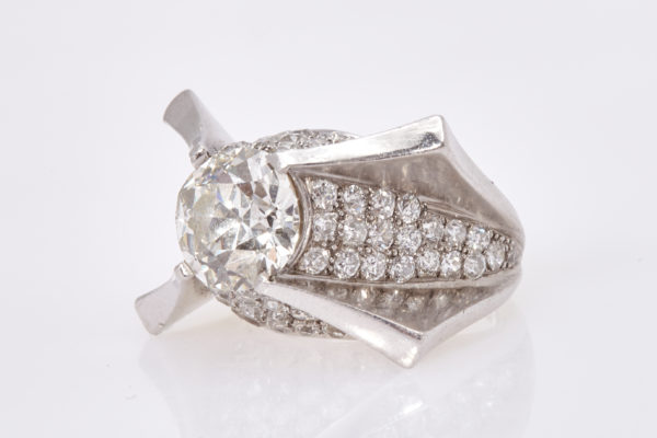 Space Age Design Diamond Cocktail Ring - Image 4