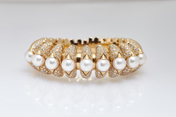 Bulgari Pearl Diamond Gold Bracelet - Image 2