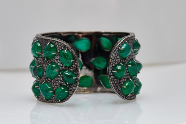 Emerald, Black Diamond and Gold Bracelet - Image 2