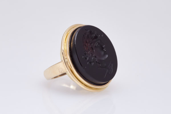 Retro Intaglio Ring - Image 2