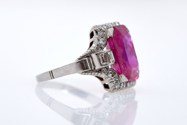 Art Deco Burma Ruby and Diamonds Ring - Image 2