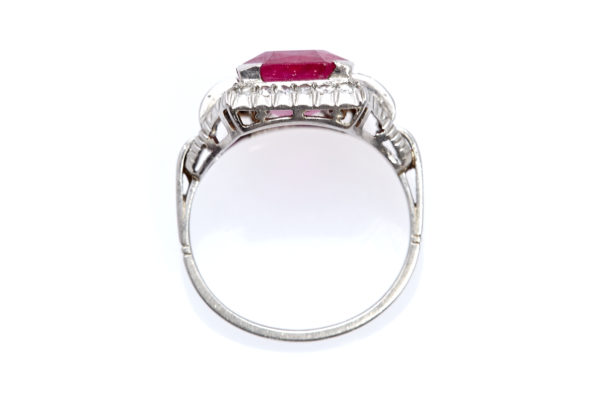 Art Deco Burma Ruby and Diamonds Ring - Image 3