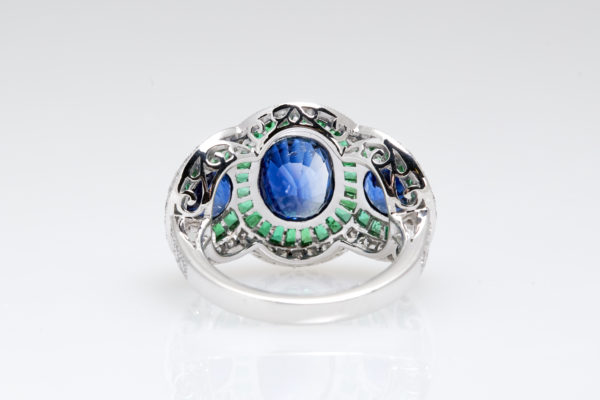 A Sapphire, Emerald and Diamond Ring - Image 2