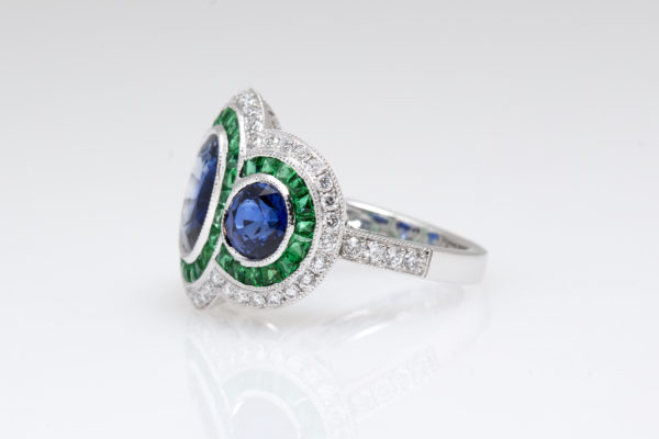 A Sapphire, Emerald and Diamond Ring - Image 3