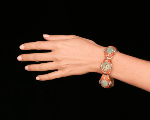 Unusual Coral Jade and Gold Bracelet - Image 5