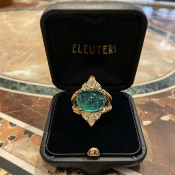 Cabochon Emerald and Gold Ring - Image 6
