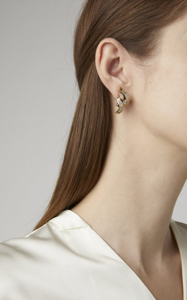 Refined Diamond and Gold Set - Image 4