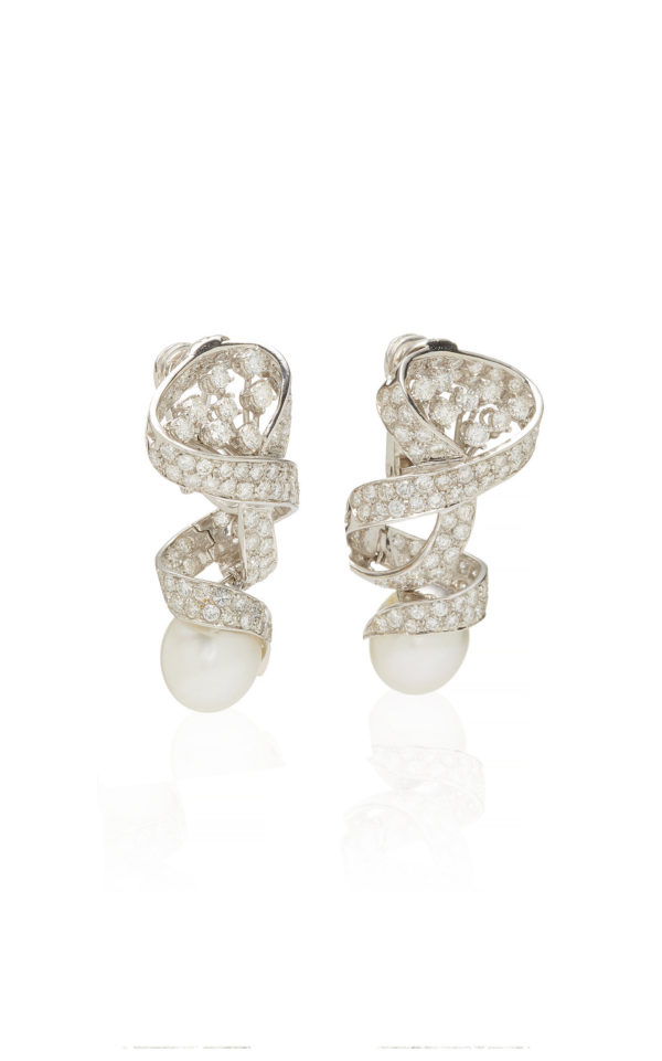 Stunning Diamond & Pearl Ear-Pendants - Image 3