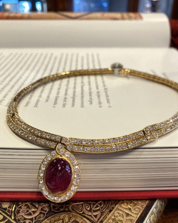 Van Cleef Cabochon Ruby and Diamond Necklace - Image 2