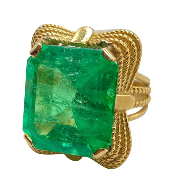 Retro 21.26 Carat Emerald Ring