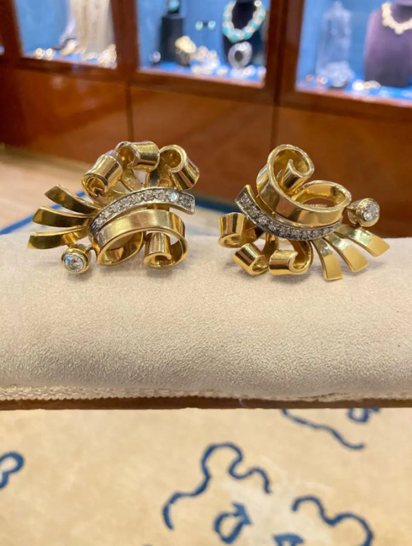 Retro Diamond Swirl Dress Clips - Image 2