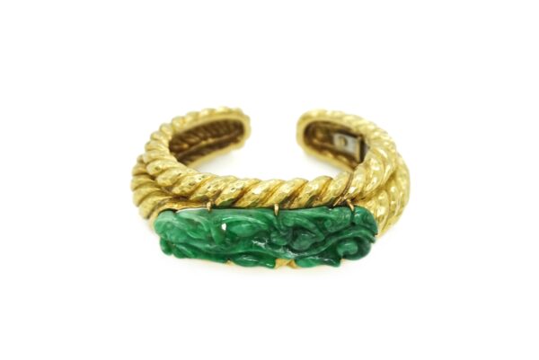 David Webb Green Jade and 18k Yellow Gold Bracelet - Image 2