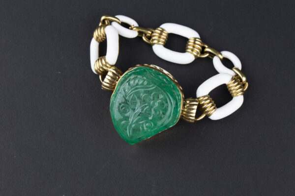 David Webb Large Carved Emerald Bracelet - Image 2