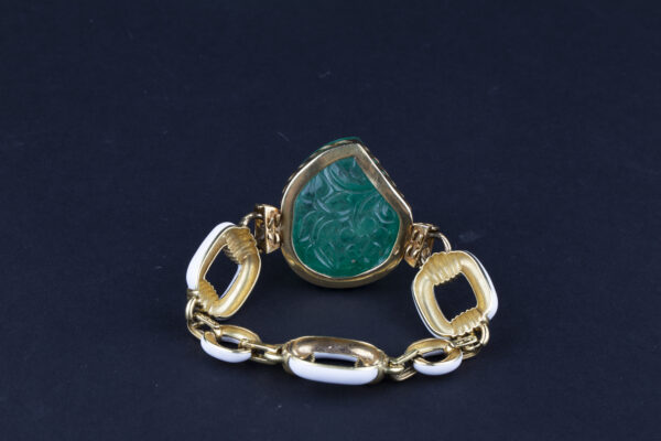 David Webb Large Carved Emerald Bracelet - Image 3