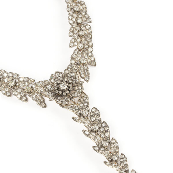 Exquisite Antique En Tremblant Diamond Necklace - Image 2