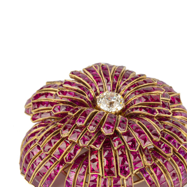 Exquisite Ruby and Diamond Flower Brooch - Image 4