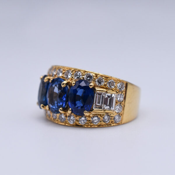 Bulgari Sapphire and Diamond Gold Ring - Image 2