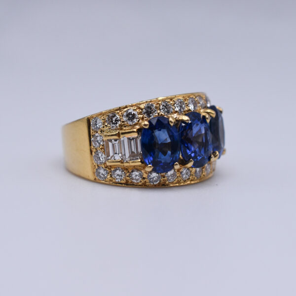 Bulgari Sapphire and Diamond Gold Ring - Image 3
