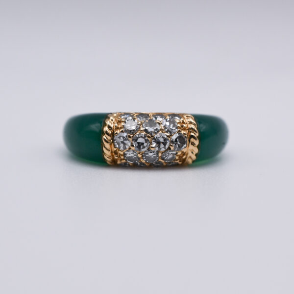 Van Cleef & Arpels Chrysoprase and Diamond 'Philippine' Ring - Image 4