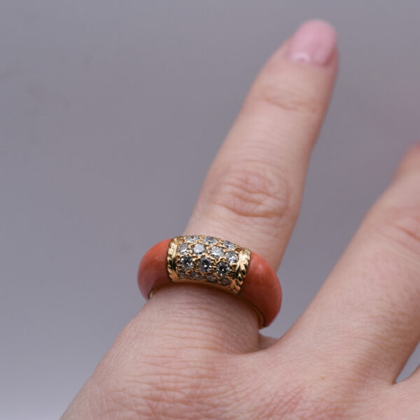 Van Cleef & Arpels Coral and Diamond 'Philippine' Ring - Image 6