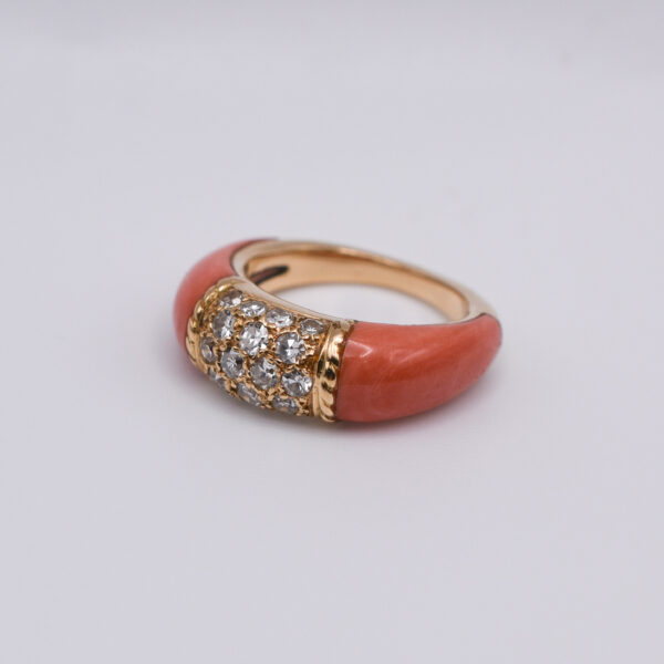 Van Cleef & Arpels Coral and Diamond 'Philippine' Ring - Image 4