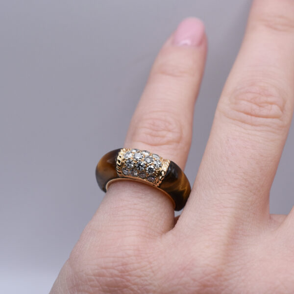 Van Cleef & Arpels Tiger's Eye and Diamond 'Philippine' Ring - Image 3