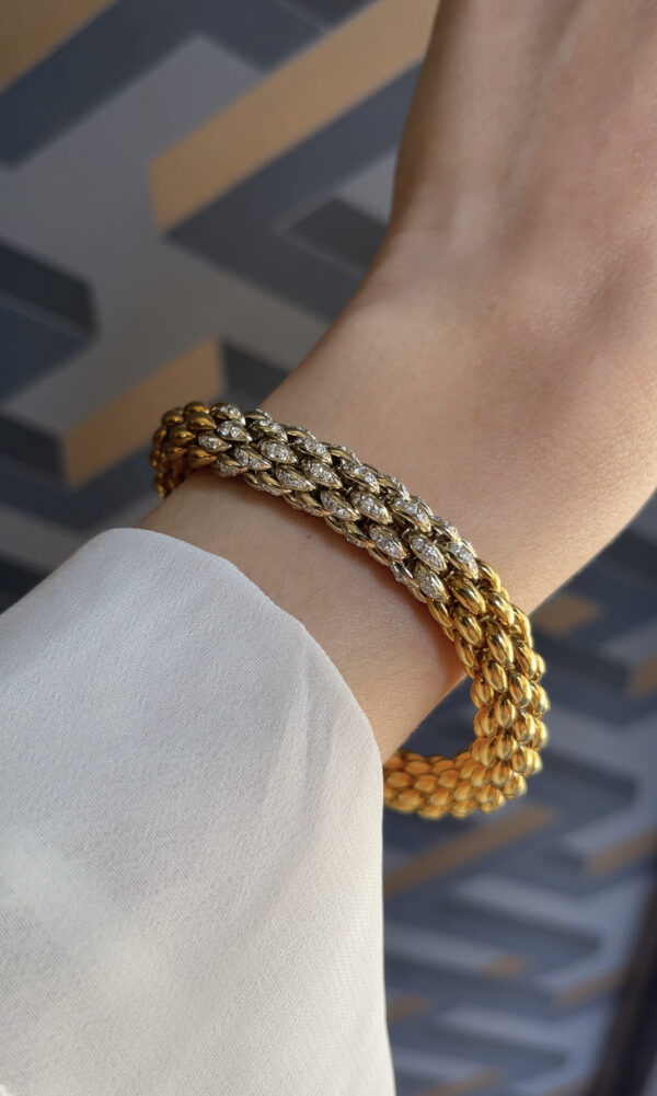 18k Gold and Diamond Tubular Necklace and Bracelet Set - Image 4
