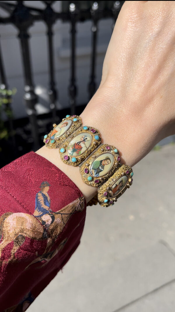 Antique Ruby, Turquoise and Porcelain Bracelet in 18k Yellow Gold - Image 3