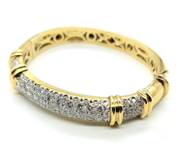 18k yellow gold and full cut round diamond 6 carats bangle bracelet