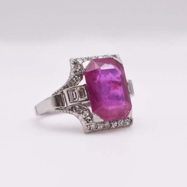 Art Deco 7.60ct Burma No Heat Ruby and Diamond Ring mounted on Platinum - Image 5