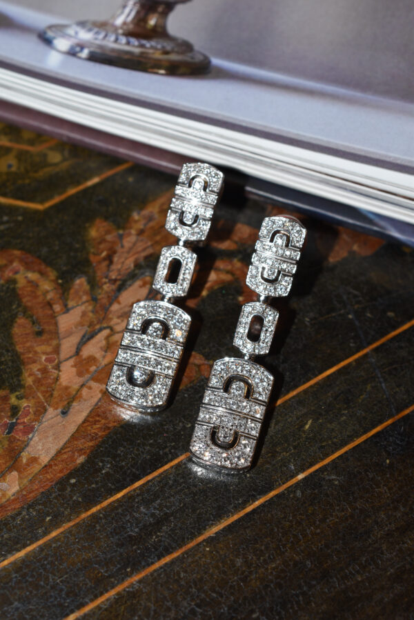 Bulgari Diamond-set 'Parentesi' Necklace and Pendant Earclips Demi Parure in 18k White Gold - Image 4