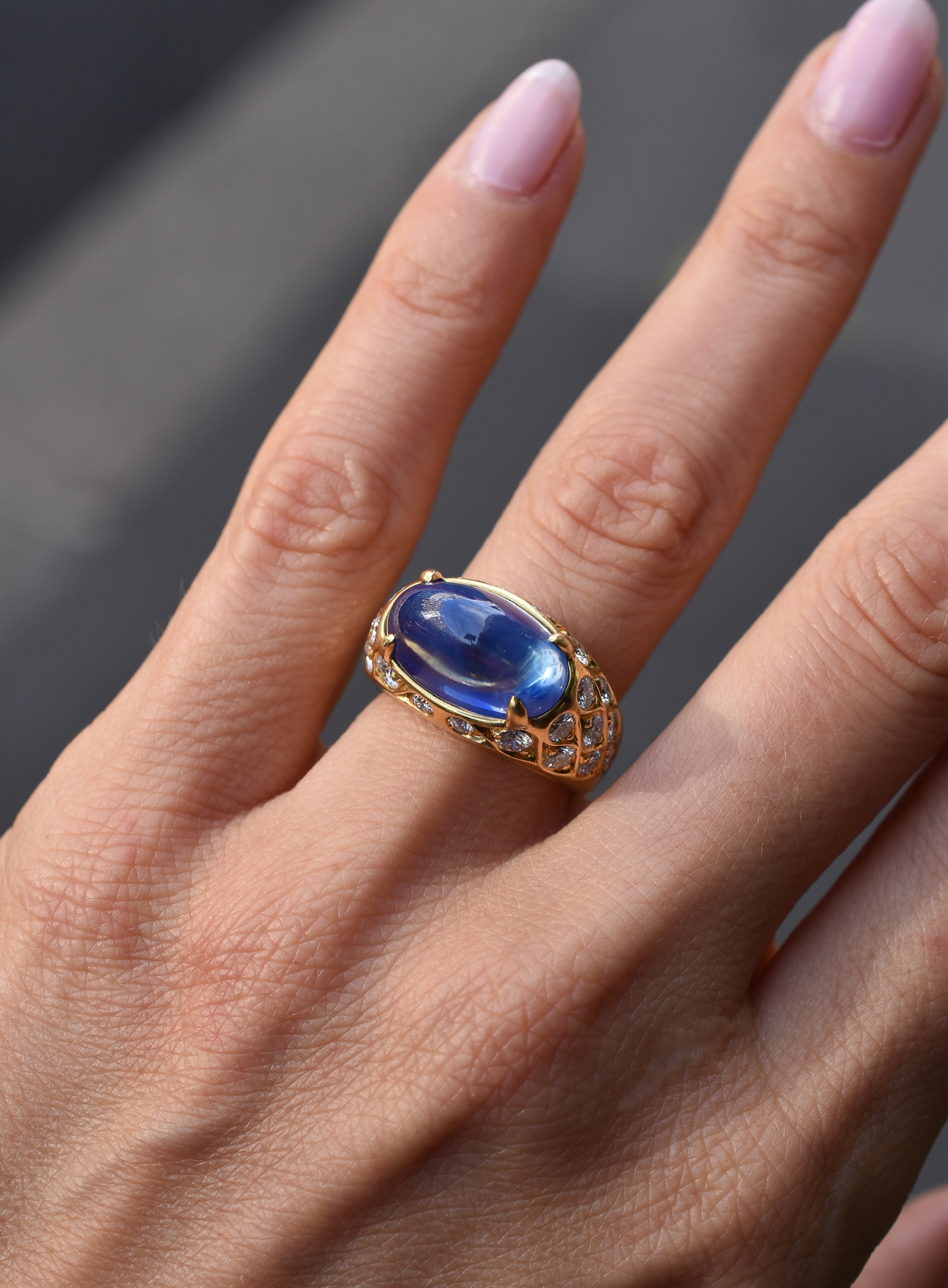 Bulgari Ceylon Sapphire an Diamond 'Trombino' Ring - Image 3